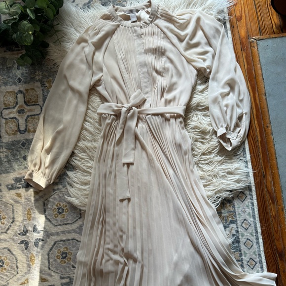 H&M PLEATED CHIFFON DRESS - Picture 3 of 9